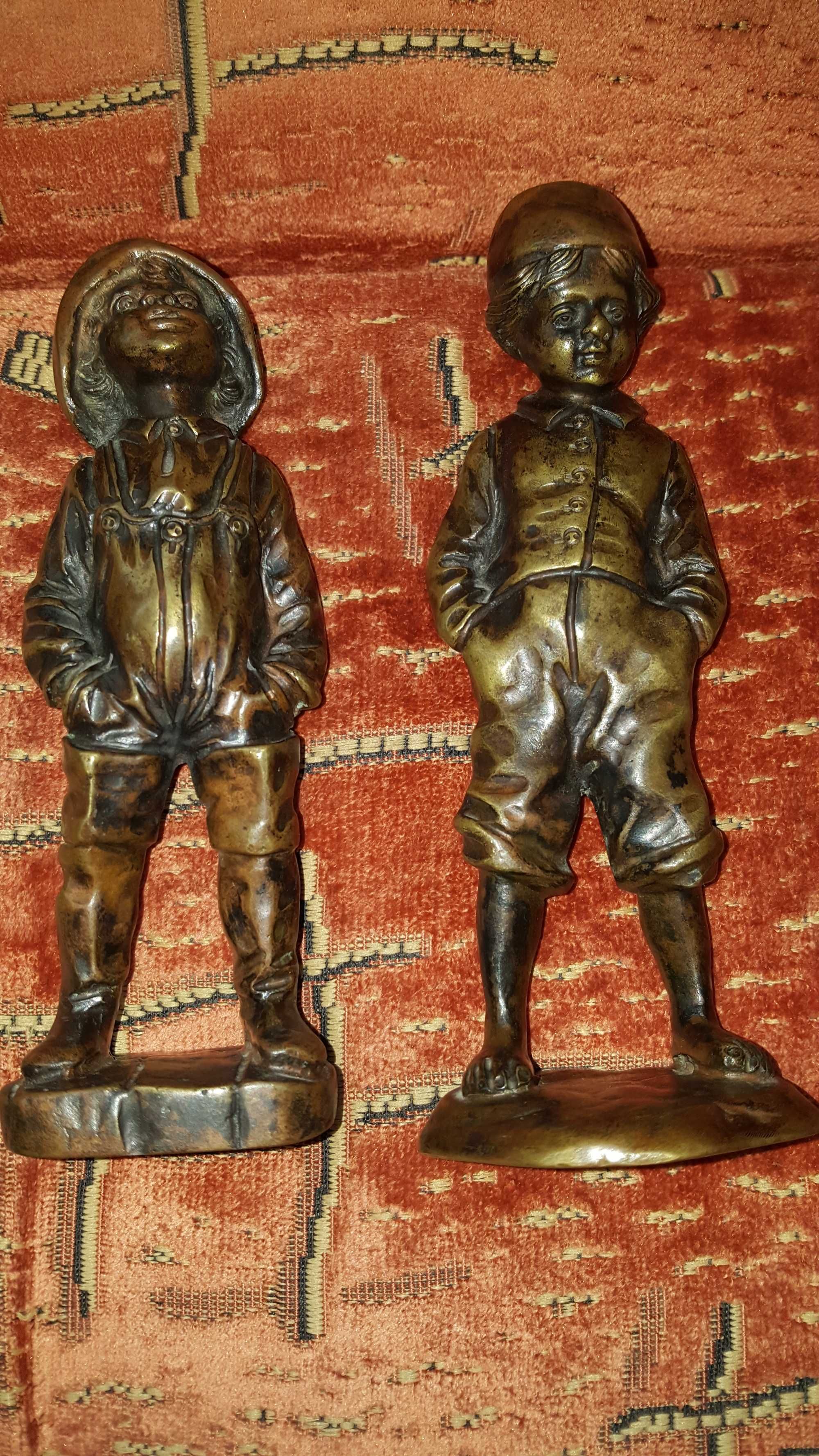 Komplet figurek z brązu