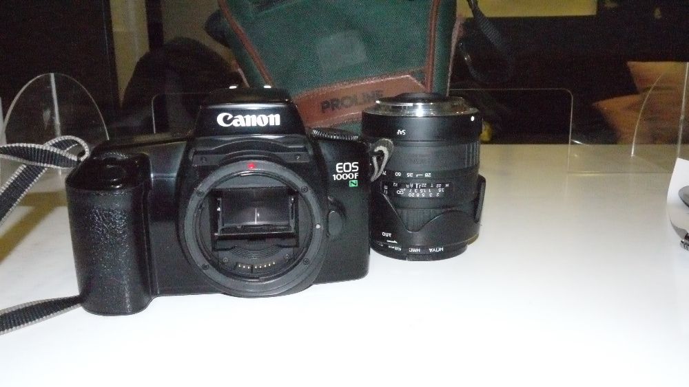 Aparat Canon EOS 1000F