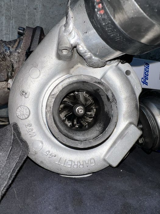 Vendo turbo GT1852v adaptado para AUDI A3/Seat leon/ golf4