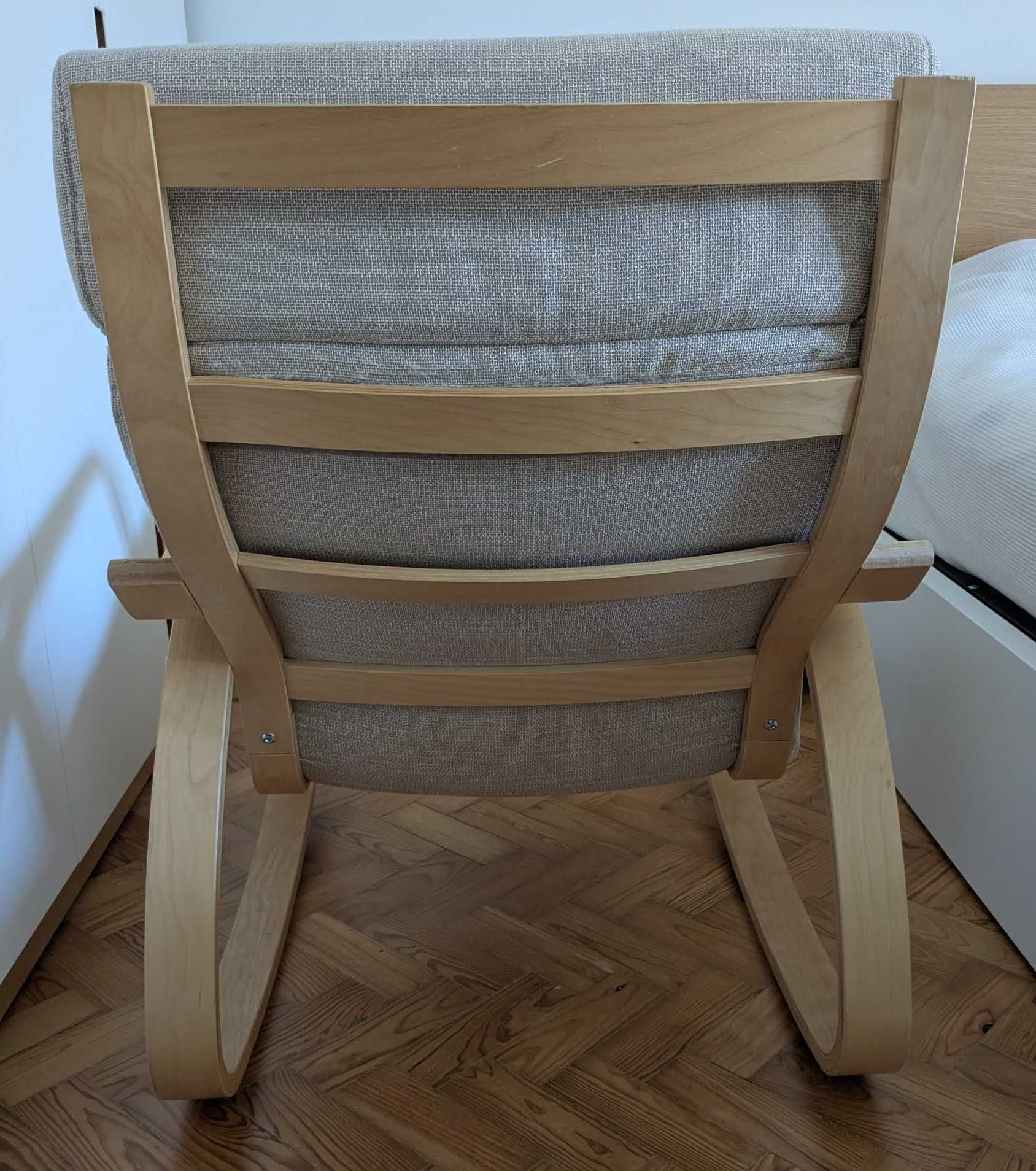 Cadeira de Baloiço IKEA (estrutura excelente, tecido com arranhadelas)