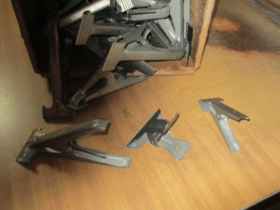 Sprzedam po likwidacji szwalni KLAMRY ZACISKOWE DO TKANIN