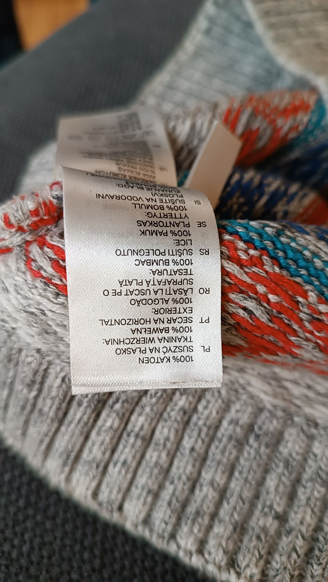 R. 110-116 H&M sweterek świąteczny zimowy