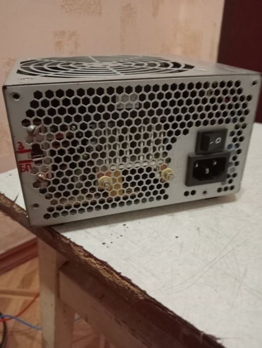 Зарядное устройство 12v, 10a. Он же блок питания 8 - 20 вольт.