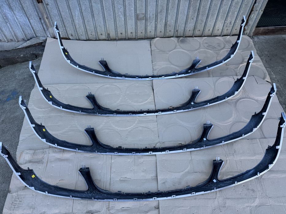 Накладка переднього бампера (Улибка) на Mercedes-Benz VITO W639.