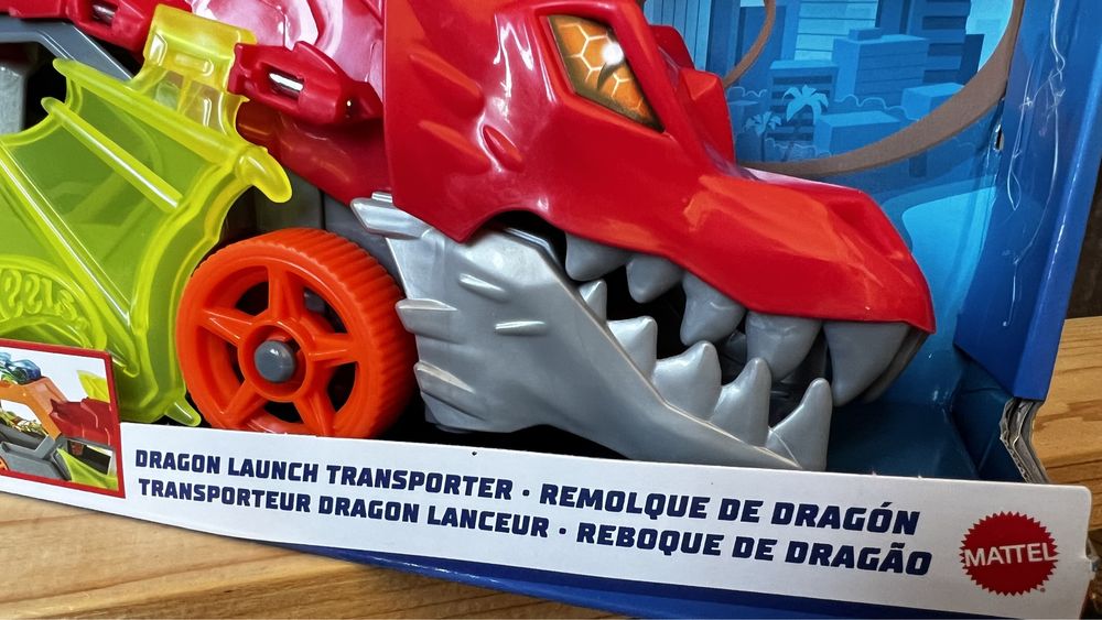 Автовоз Хот Вилс Дракон с машинкой Hot Wheels Dragon