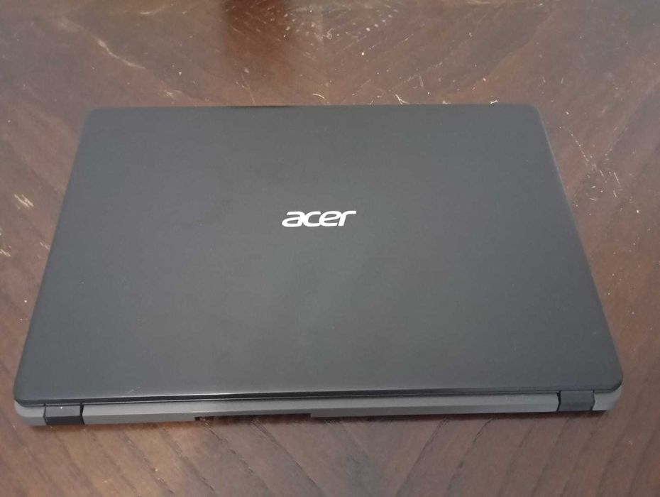 Portátil ASUS Aspire 3