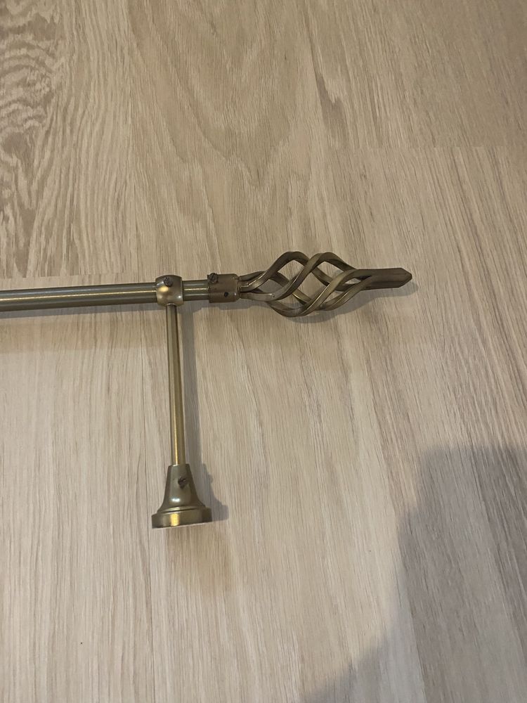 Karnisz metalowy w kolorze „stare złoto”