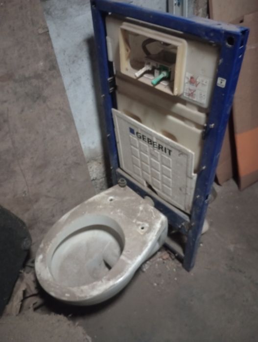 Używany stelaż podtynkowy Geberit