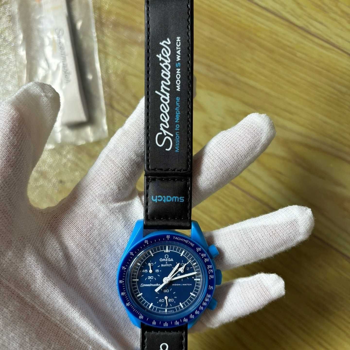 Omega x Swatch So33N100, zegarek z motywem Neptuna