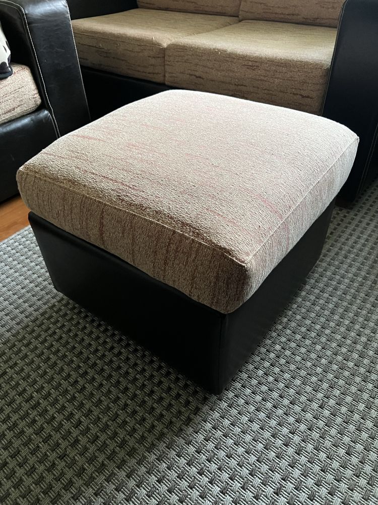 Conjunto 2 sofás (Sofá Cama 2 lugares + Sofá 2 lugares) + repousa pés