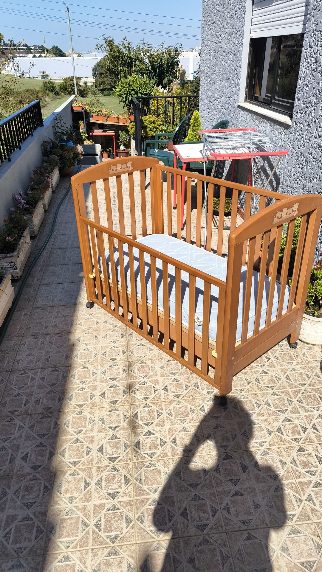 Berço/Cama Pré Natal com colchão usado