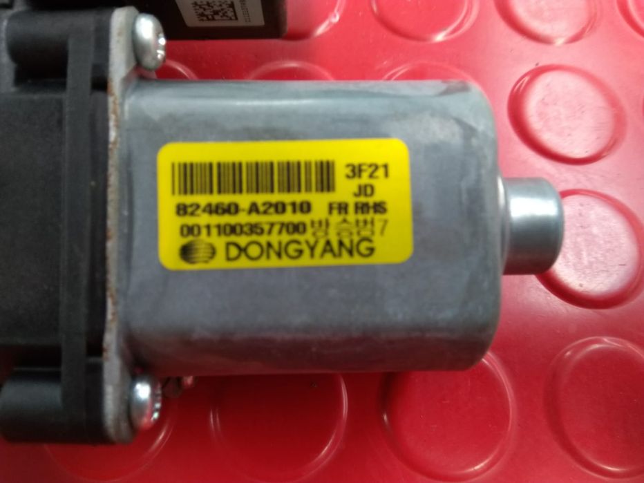 Motor Elevador Frente Dir - 82460-A2010 / 82460A2010 - KIA CEE'D (JD)