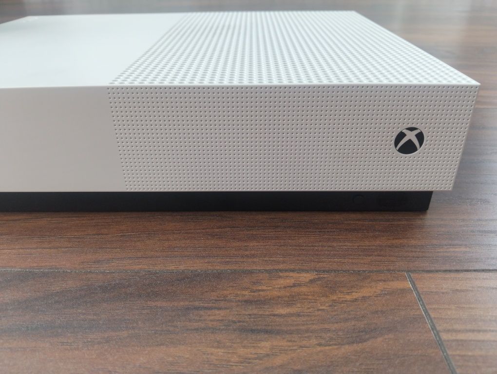 Xbox one s All digital + ładowarka i pad