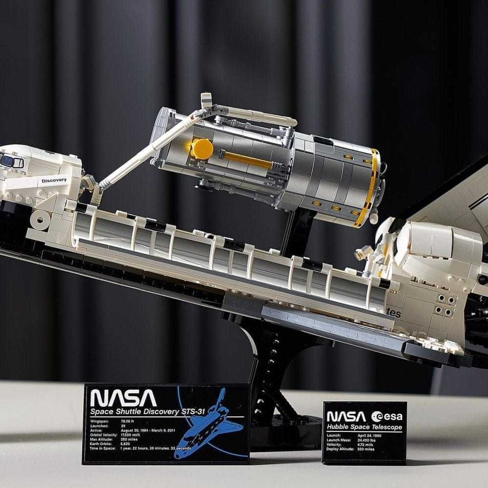 LEGO Creator Expert 10283 NASA Discovery Shuttle