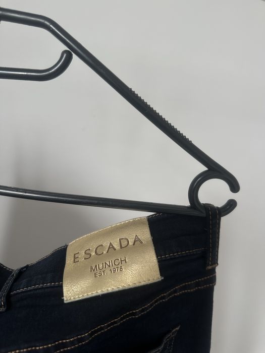 Spodnie Escada logowane