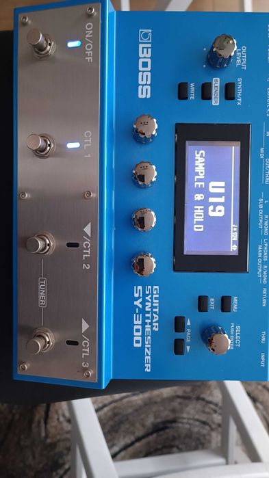 Sprzedam efekt gitarowy syntezator Boss SY 300