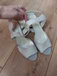 Buty na obcasie r.39