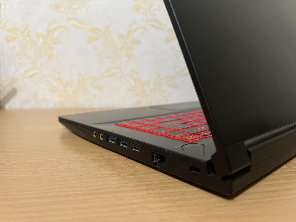 Msi thin gf63 9rc і5-9300h/gtx 1050/ssd/ddr4