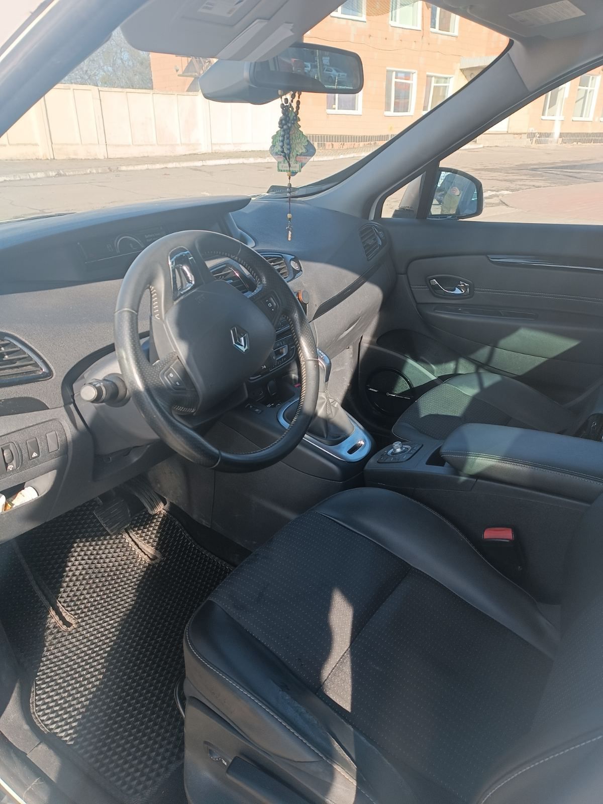 Автомобіль Renault csenic 2014 року,1.5 дизель,