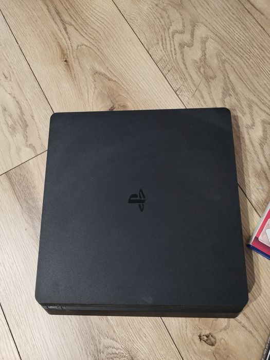 PlayStation PS4 slim cuh2216a + 2 pady + gry fifa cod last of us