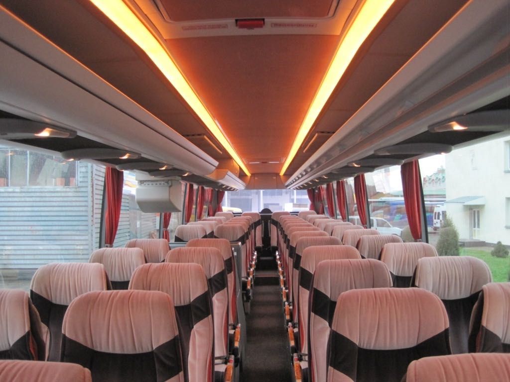 Пасажирські перевезення Івано-Франківськ оренда автобуса мікроавтобуса