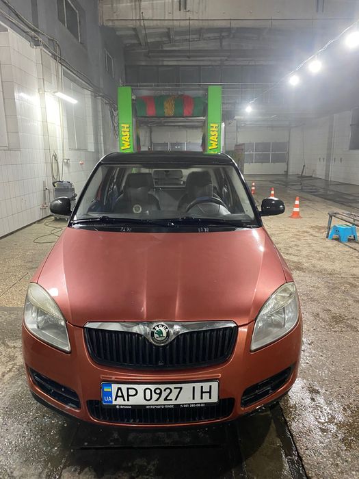 Продам автомобіль Skoda Fabia 1/2
