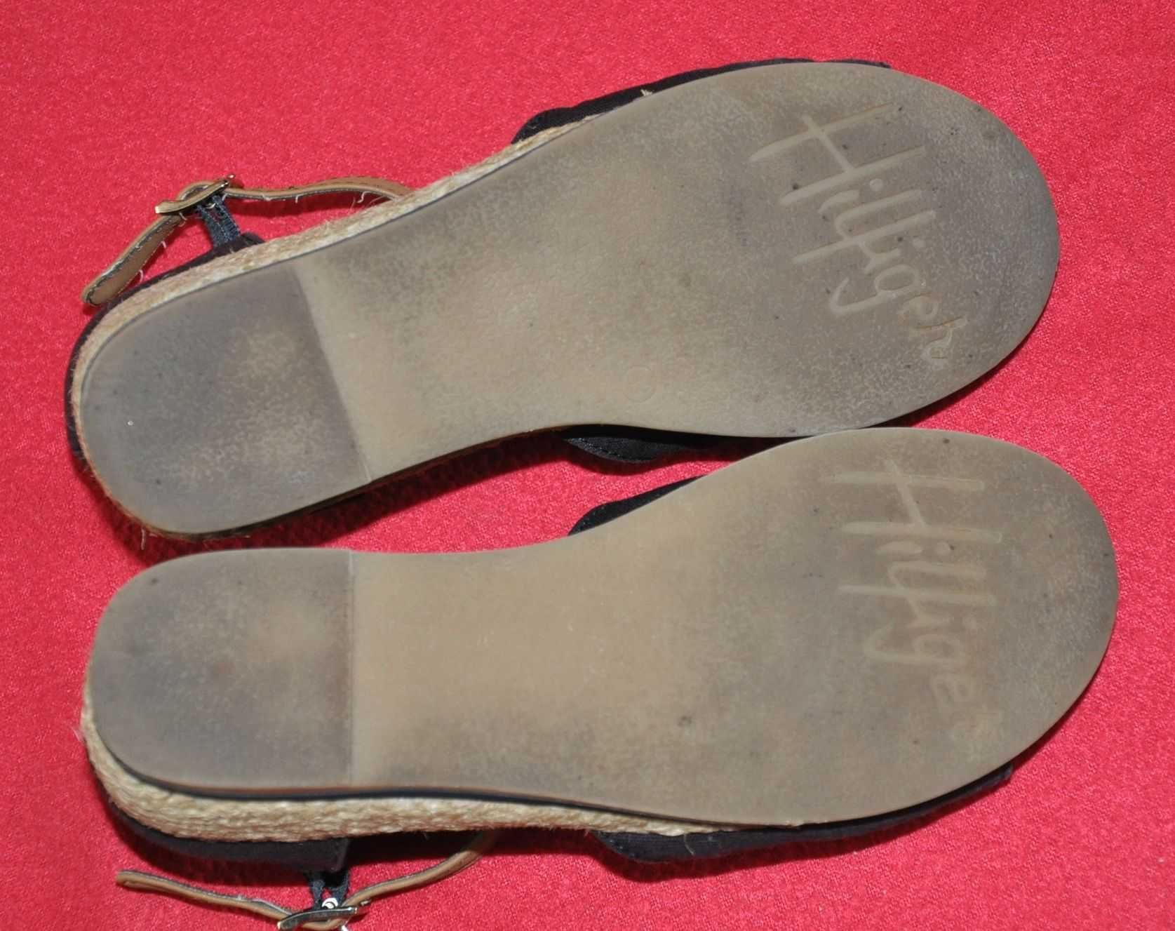 Tommy Hilfiger sandały R.33 śliczne, delikatne sandałki na koturnie.