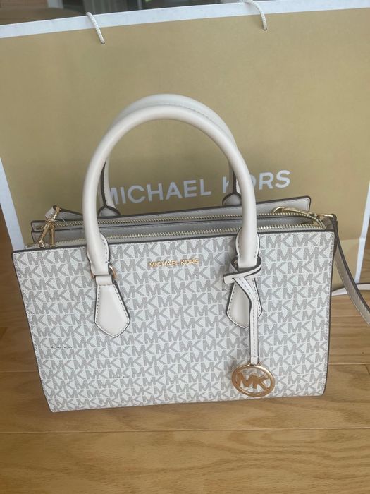 Mala Michael Kors