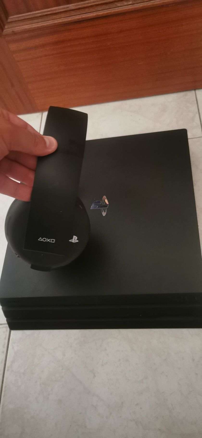 Ps4 pro como nova com fones