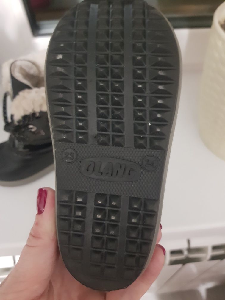 Продам детские зимние сапоги