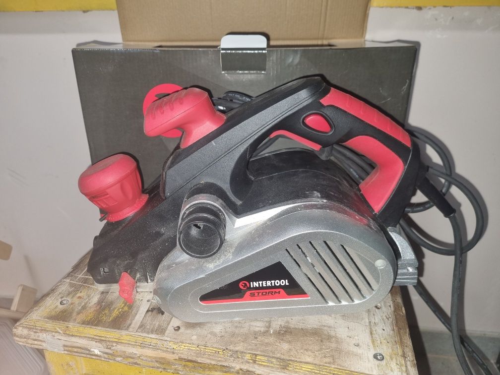 Рубанок электрический 1300Вт INTERTOOL WT-0711