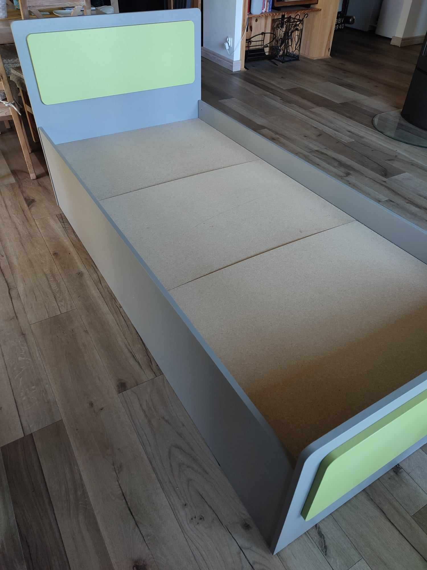 Łóżka 200x90 cm z szufladą na pościel