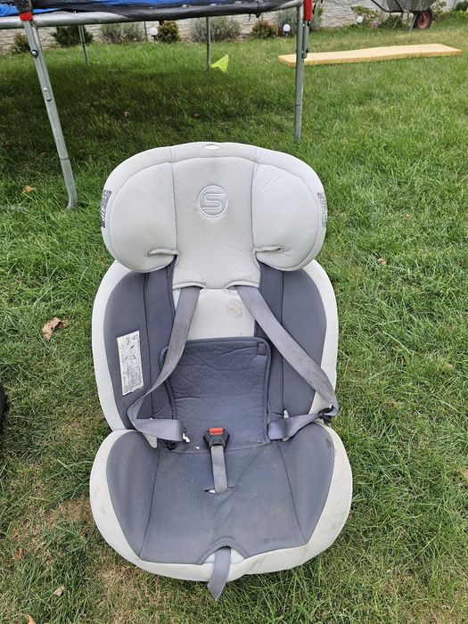 Foteliki samochodowe dla dzieci