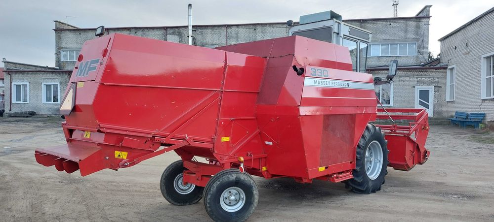 Зернозбиральний комбайн Massey ferguson 330 2.7m