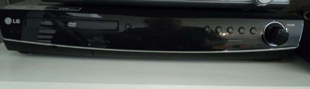 Conjunto DVD c/ sistema de som completo LG (2 colunas)