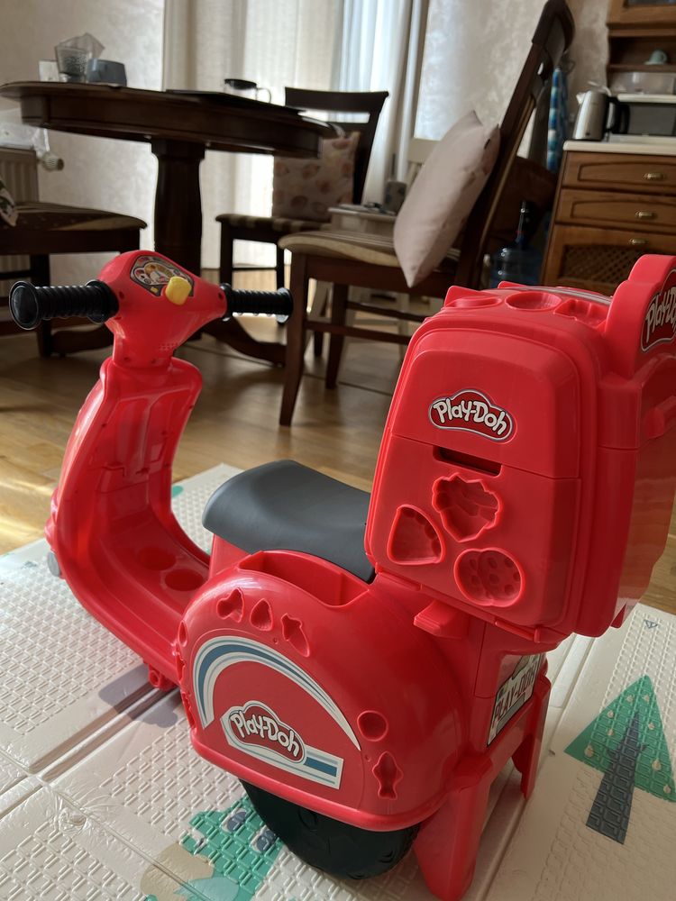 Скутер для доставки піци Play-Doh Pizza Delivery