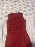 Vestido vermelho com padrão