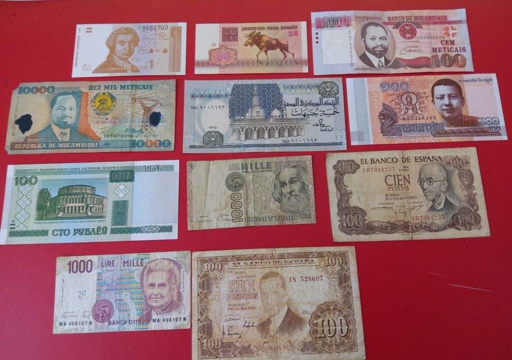 11025#Lote 11 notas estrangeiras diferentes ( inclui 2 Espanha)