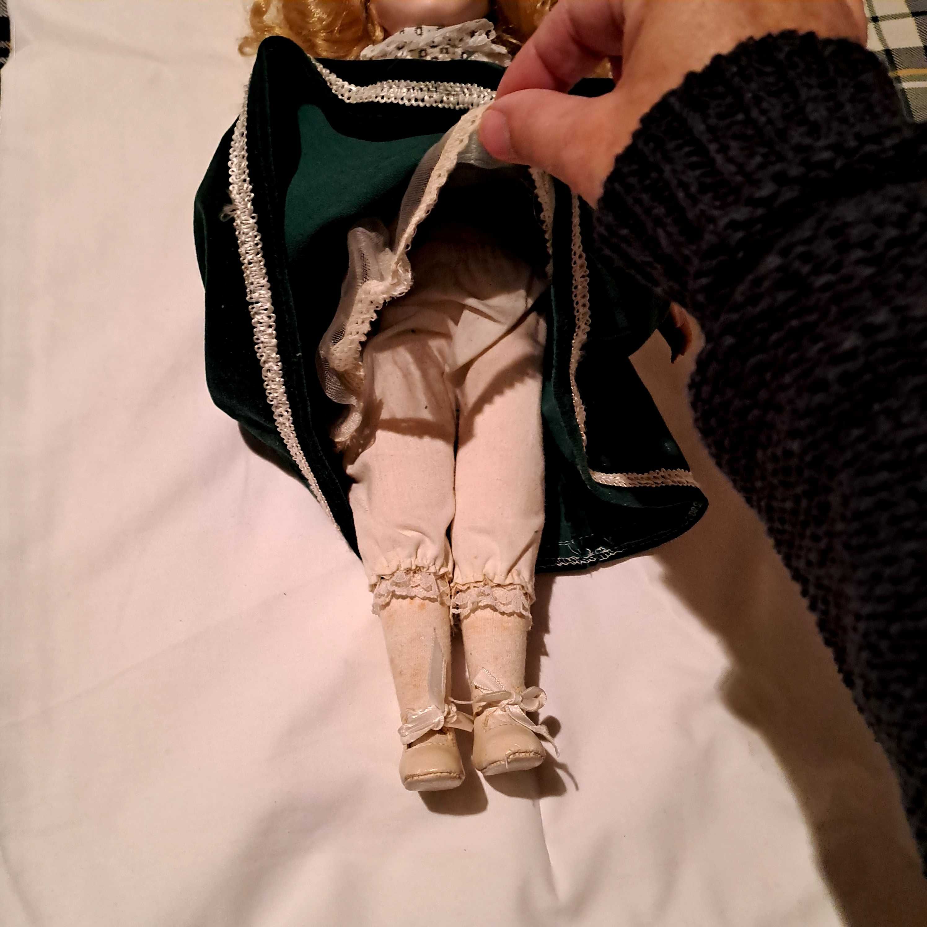 Boneca de porcelana