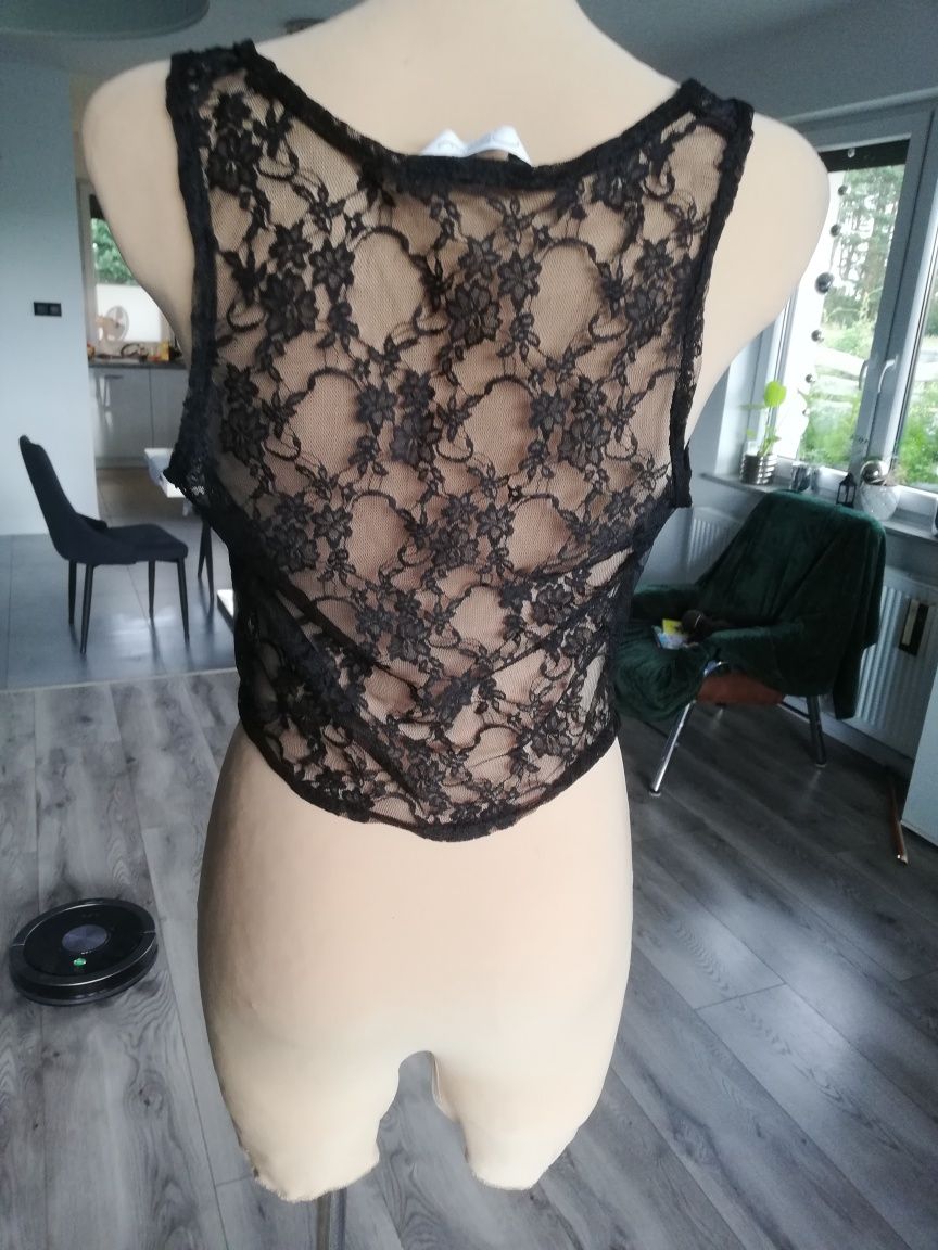 R. 40 New look czarny koronkowy wiązany top odkryty pępek