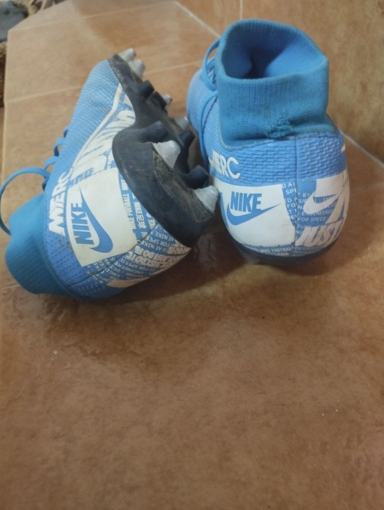 Chuteiras Mercurial Supreme