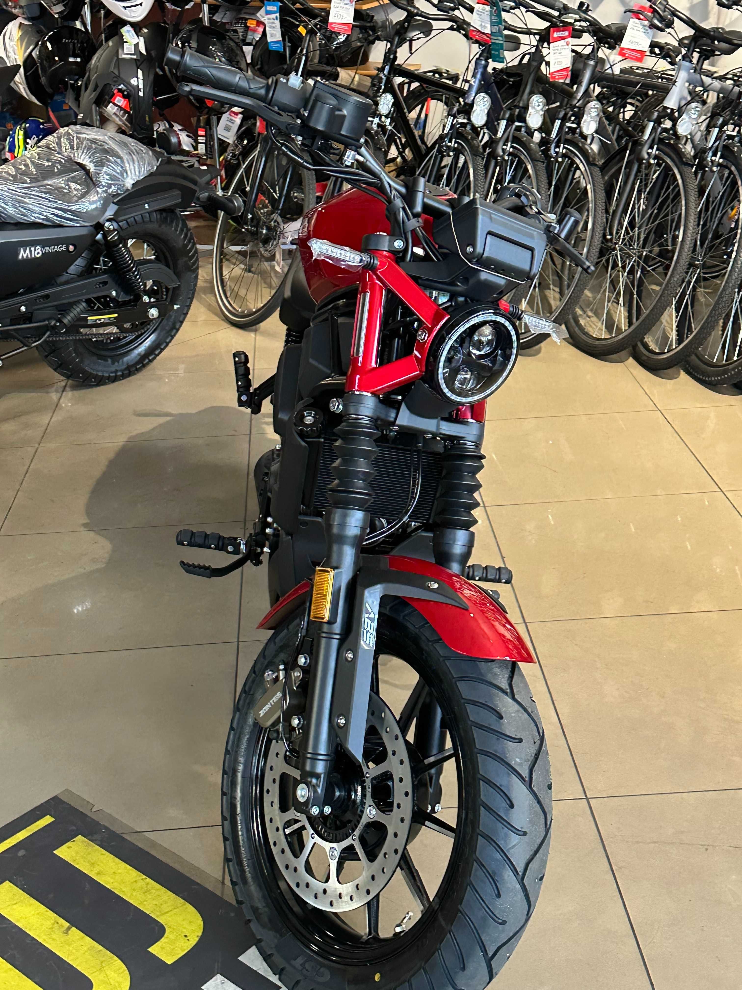 Motocykl Zontes 125 C2