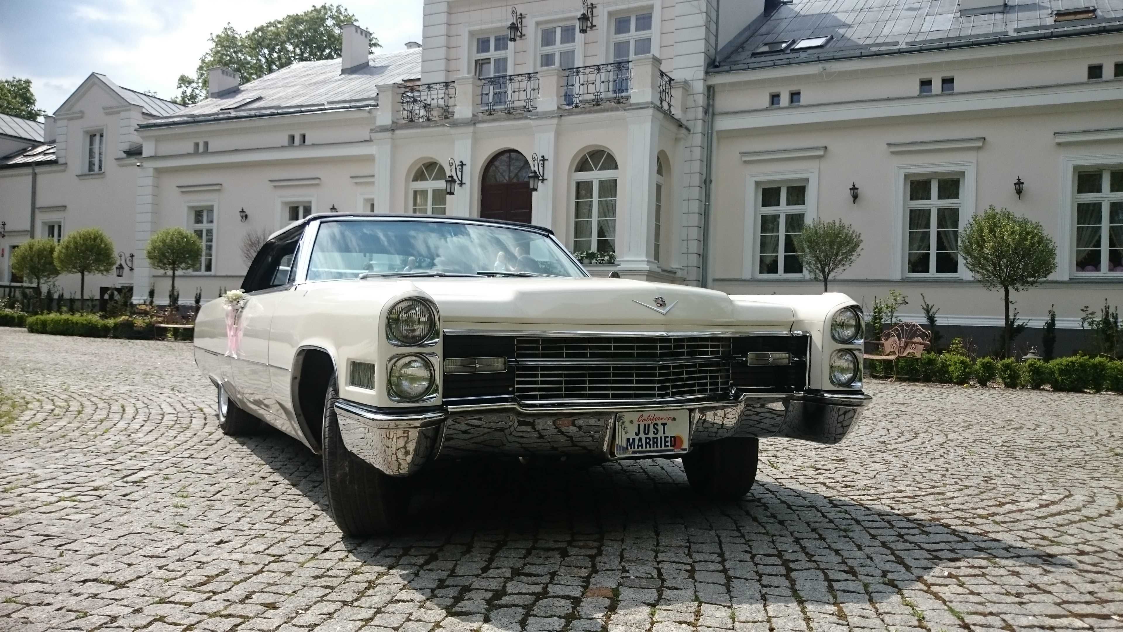 Auto do ślubu. Cadillac DeVille Cabrio z 1966 roku.