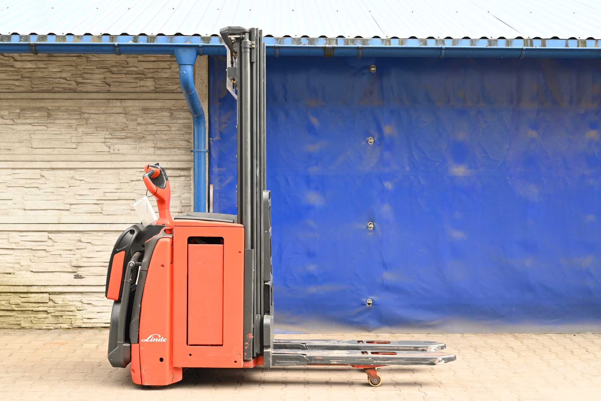 Paleciak elektryczny Linde L16 AP Triplex 470cm 2016rok FHP 316