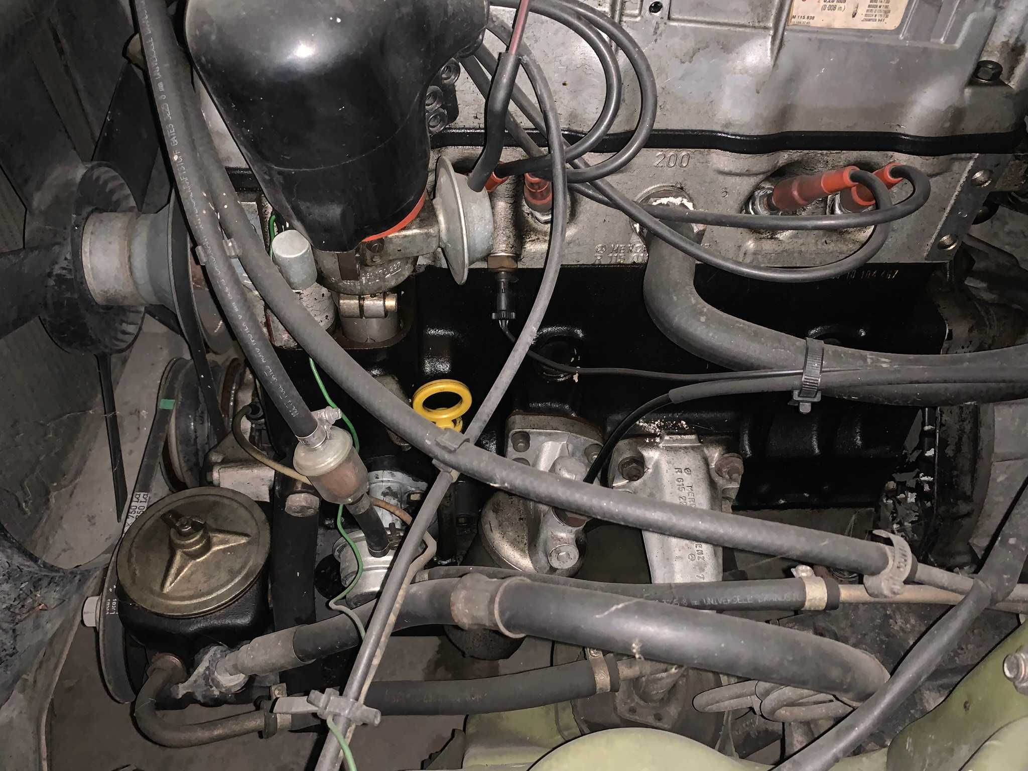 Mercedes-Benz W123 200 (Gasolina/GPL) – Clássico de 1979 | 134.000 km