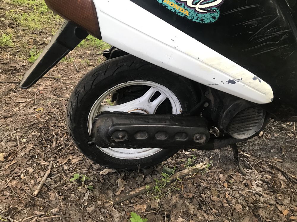 Скутер Honda Pal на повному ходу