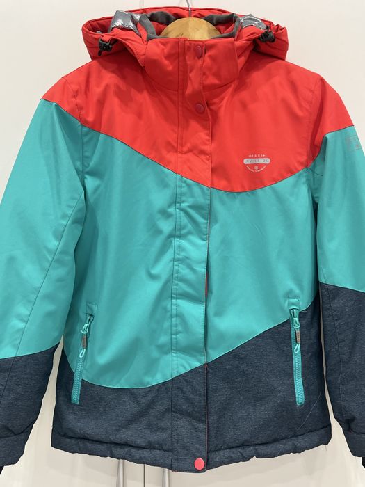 Лыжная куртка р. 152 на девочку