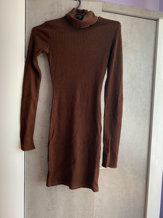 Piękna sukienka sweterkowa z golfem Bershka XS nowa