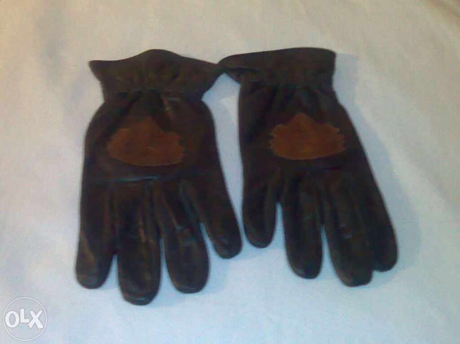 vendo luvas cabedal para mota. só utilizadas 2 vezes. estão novas.