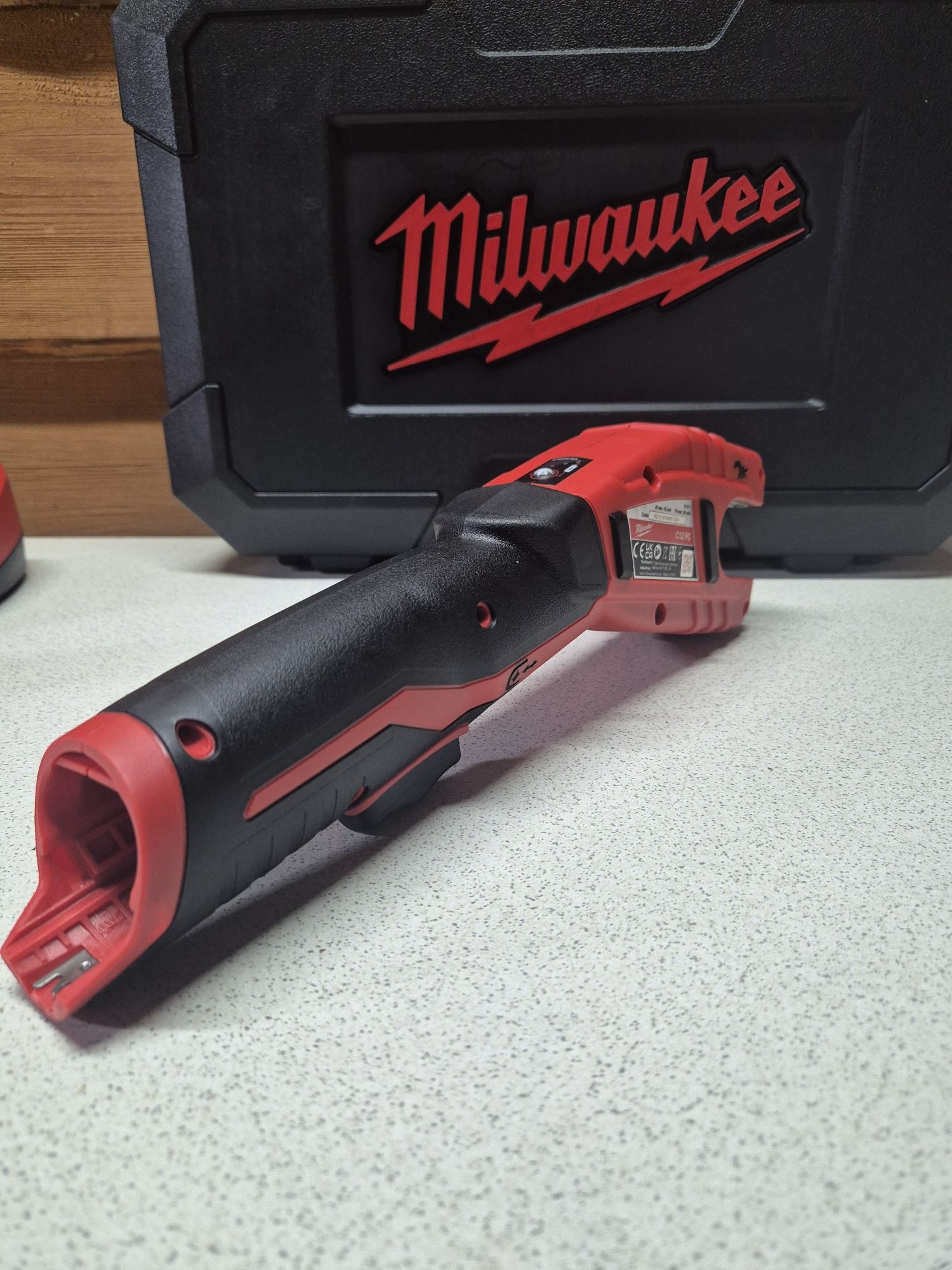 Milwaukee Obcinak do Rur